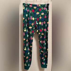 Men’s Hanna Andersson Delightful Decorations Pajama Pants in large.